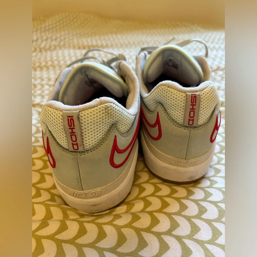 Nike Ishod skate shoes, men's sizes size 13 - Picture 4 of 6